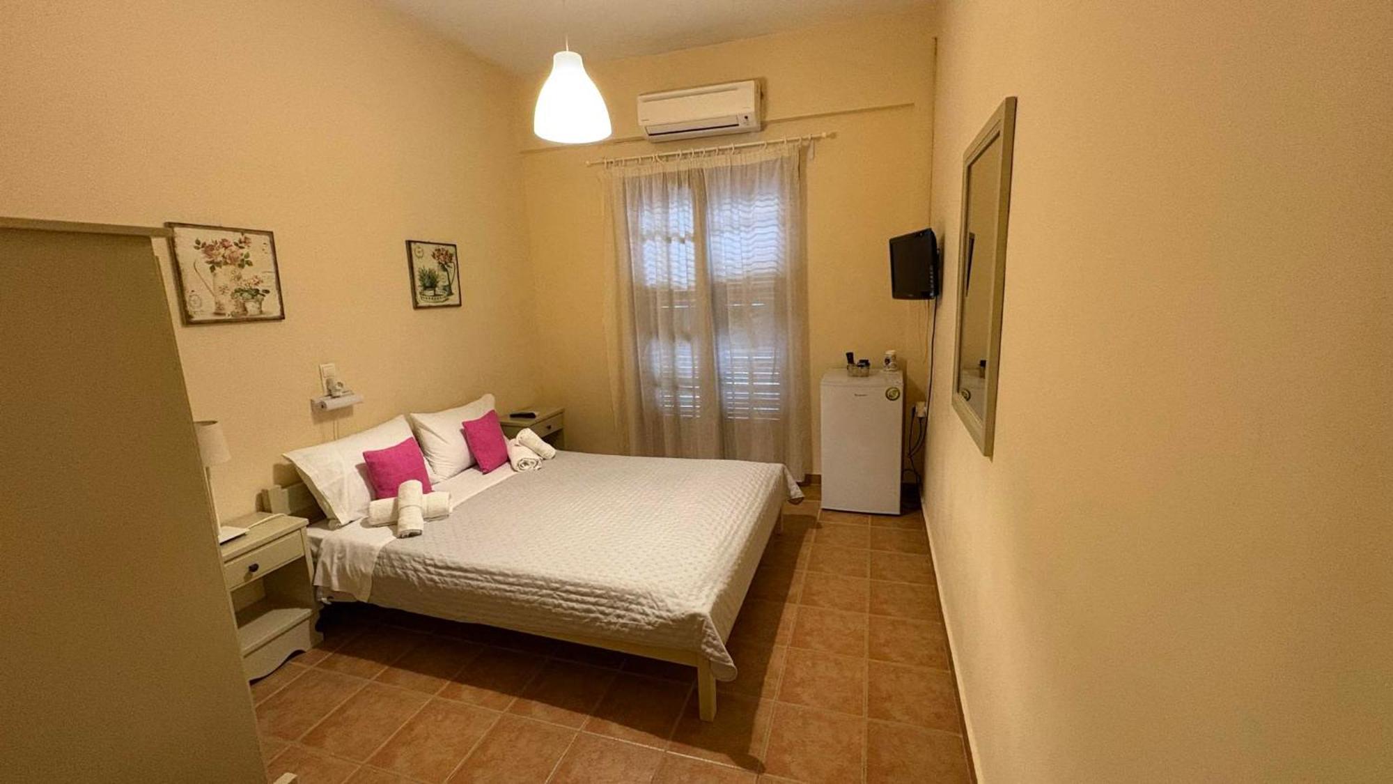 Romanza Rooms Poúlithra Eksteriør bilde